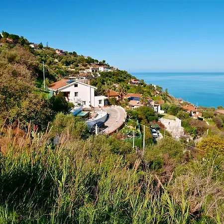 Al 33 Giri Отель типа 