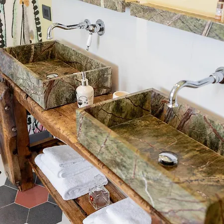 Bed and Breakfast Al 33 Giri Cefalù