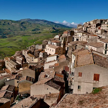 Bed and Breakfast Al 33 Giri Cefalù