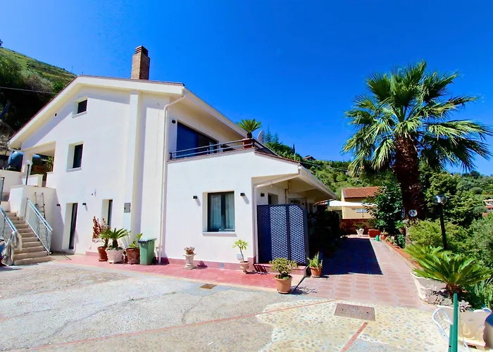 Al 33 Giri Bed & Breakfast Cefalù